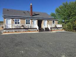 Cheticamp Outback Inn