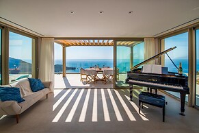 Seawhisper Villa in Paxi