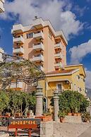 Pharos Hotel