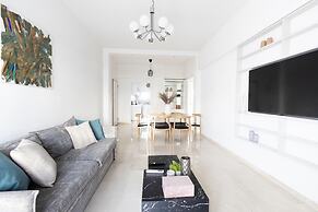 Charming Seaside Apartment Elegant 2BR in Glyfada