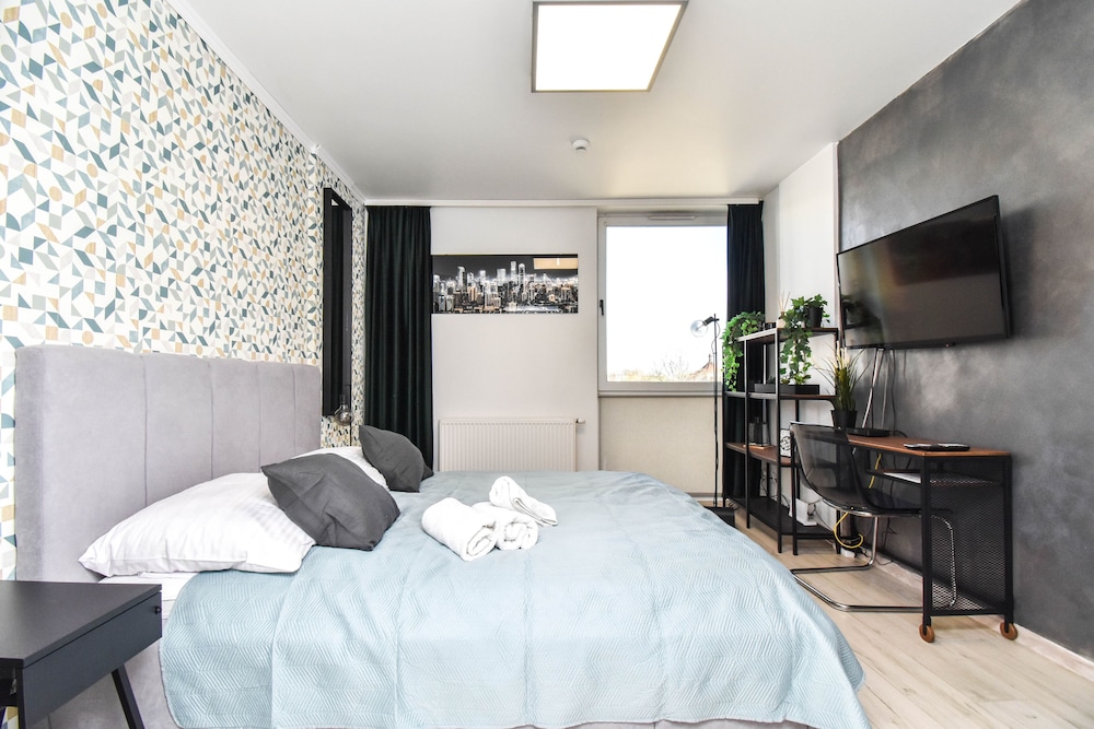 EASY RENT Apartments - Smart 705