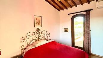Tuscan Villa 5mins From Beach, Sleeps 8, ev Point