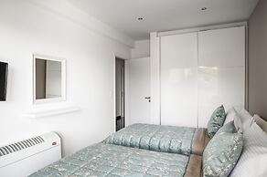 Euphoria Seaview Residences with Shared Pool by Konnect