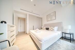 Exclusive 2BR Apt With Superb Balcony Marina Views