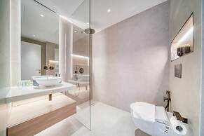 Exclusive 2BR Apt With Superb Balcony Marina Views