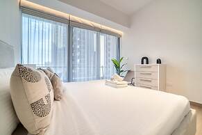 Exclusive 2BR Apt With Superb Balcony Marina Views