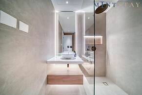 Exclusive 2BR Apt With Superb Balcony Marina Views