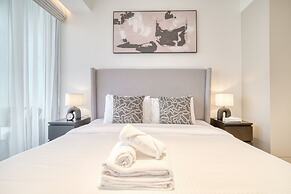 Exclusive 2BR Apt With Superb Balcony Marina Views