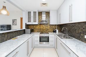Vacay Lettings - Iris Blue
