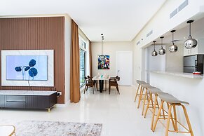 Vacay Lettings - Iris Blue