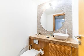 Vacay Lettings - Iris Blue
