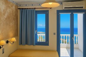 Villa - Sleeps 10 - Pool - Garden - Parking