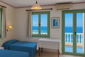 Villa - Sleeps 10 - Pool - Garden - Parking