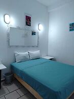 Alexandross Hostel BnB