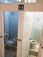 Alexandross Hostel BnB