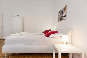 Central 3BR shared Apt. Near Rennweg