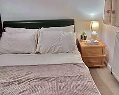 Comfy and Spacious 5-bed House in Cambridge