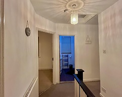 Comfy and Spacious 5-bed House in Cambridge
