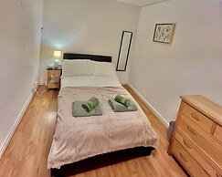 Comfy and Spacious 5-bed House in Cambridge