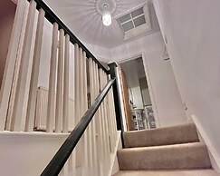 Comfy and Spacious 5-bed House in Cambridge