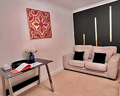 Comfy and Spacious 5-bed House in Cambridge