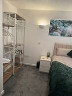 3 Floor 2 Bedroom House