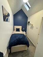 3 Floor 2 Bedroom House