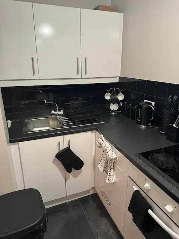 3 Floor 2 Bedroom House