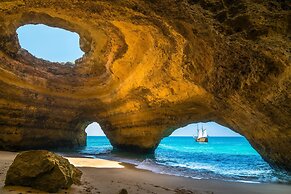 Aparts & Suites summer cascade Alvor