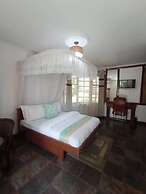 Happy Rhino Lodge