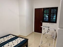 R4 Crescent Stay Colombo Apartment