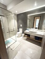 May Seven Hotel and Suites