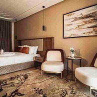 City Hotel by Waves