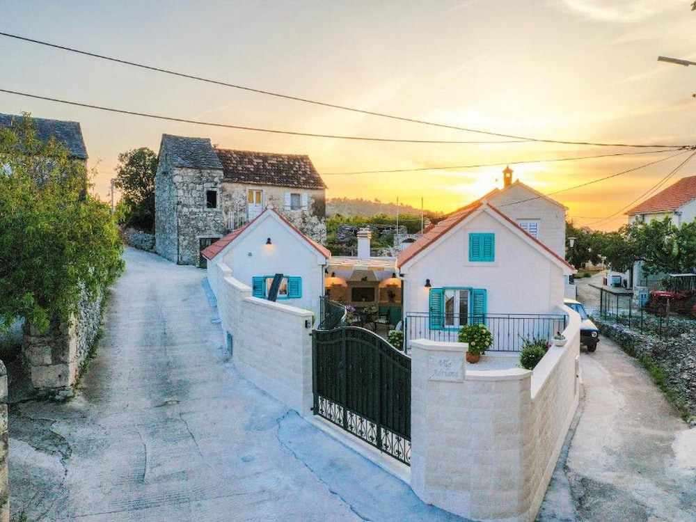 Vila Adriana