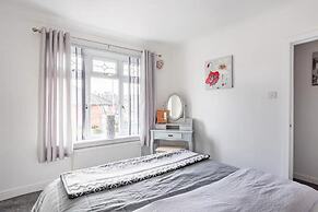 Captivating 2-bed House in Hamilton With Jacuzzi