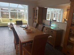 Remarkable 3-bed House in Netley Abbey Southampton