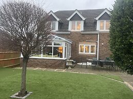 Remarkable 3-bed House in Netley Abbey Southampton