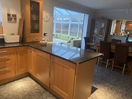 Remarkable 3-bed House in Netley Abbey Southampton