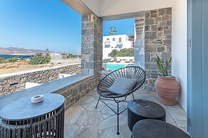 Manesis Suites