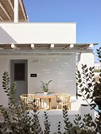 Manesis Suites