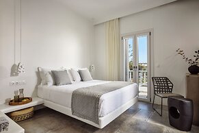 Manesis Suites