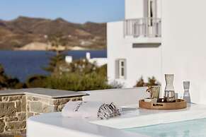 Manesis Suites