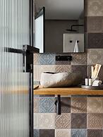 Manesis Suites
