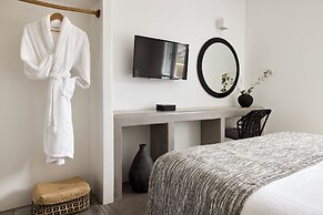 Manesis Suites
