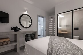 Manesis Suites