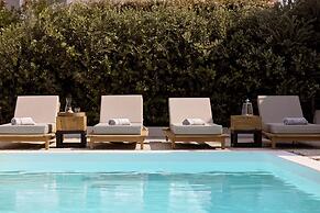 Manesis Suites