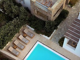 Manesis Suites