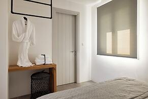 Manesis Suites