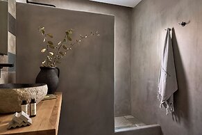 Manesis Suites