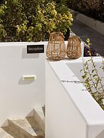 Manesis Suites